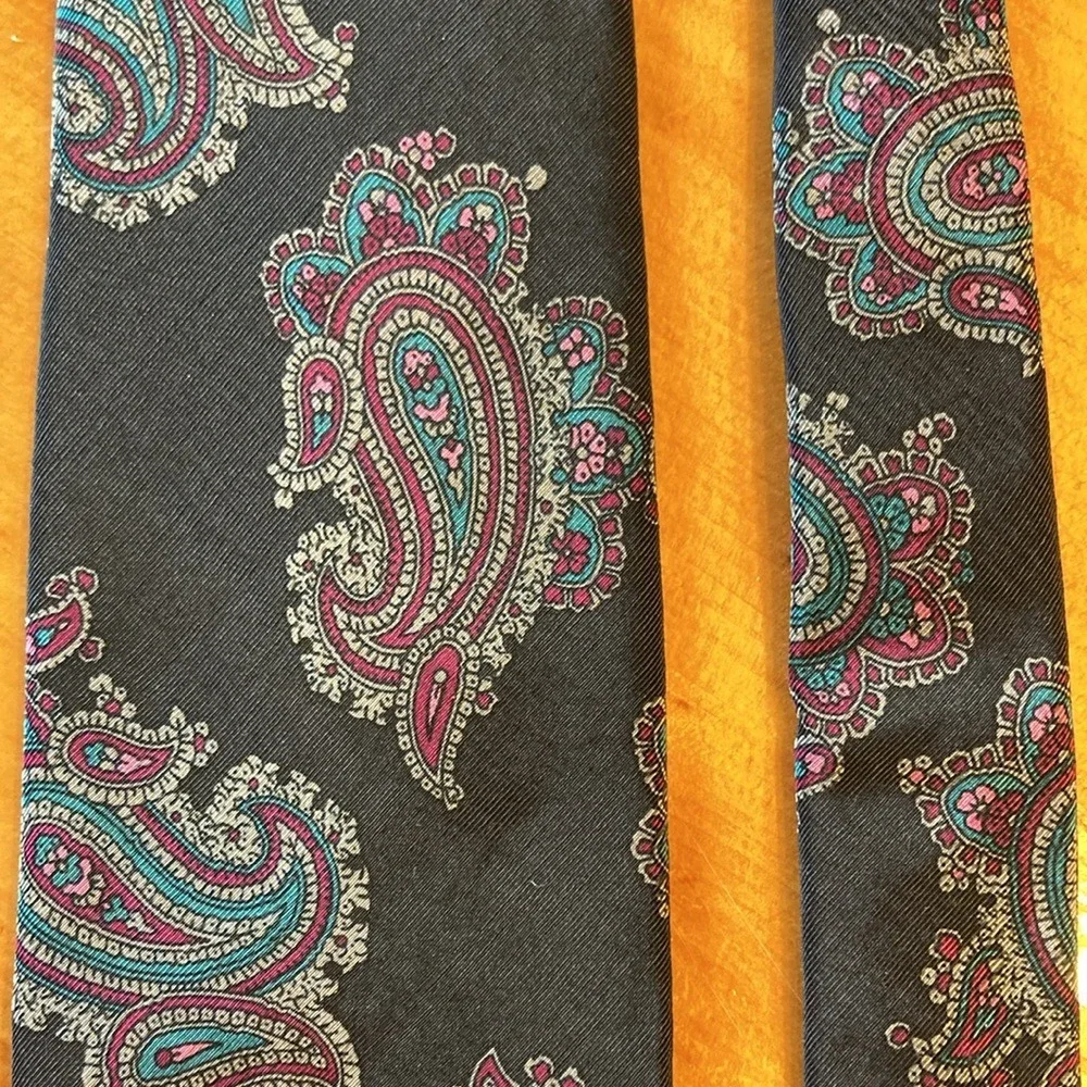 Robert Talbott‎ for Bachrachs Silk Paisley Tie Hand Printed Italy Made in USA